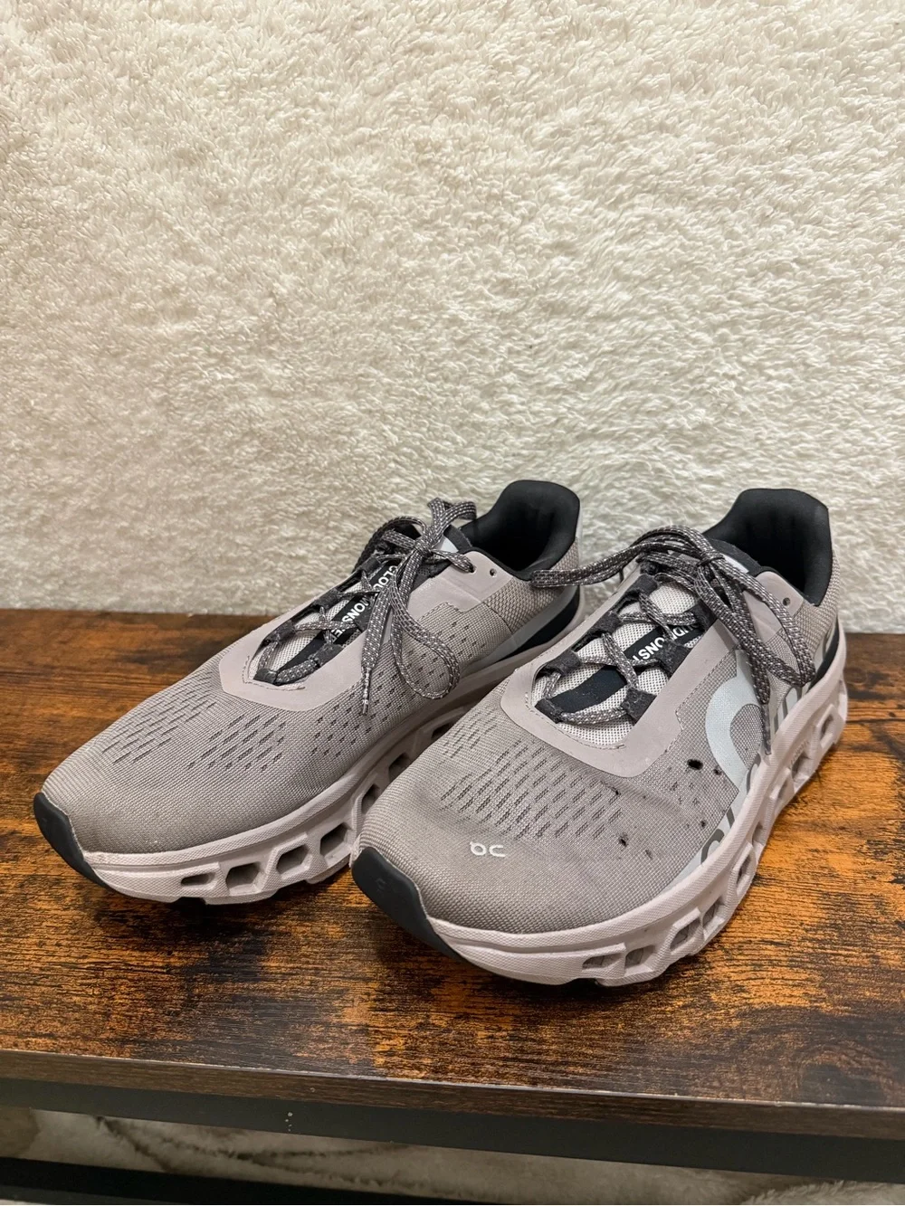 On Running Shoes Mens 9 Cloudmonster Cinder Fog Grey Performance Athletic Gym